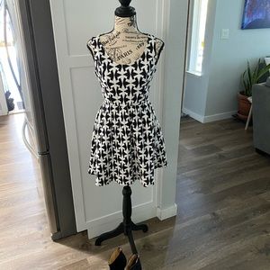 Collective concepts black and white mini dress